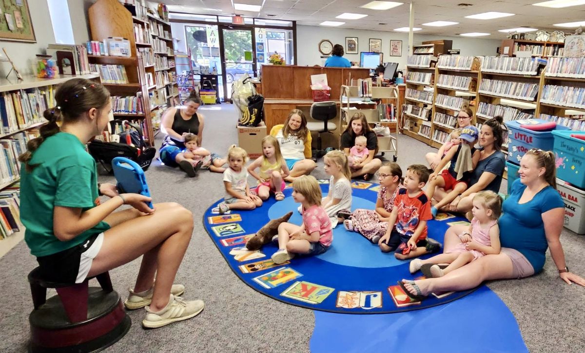 many gathered to hear a book reading